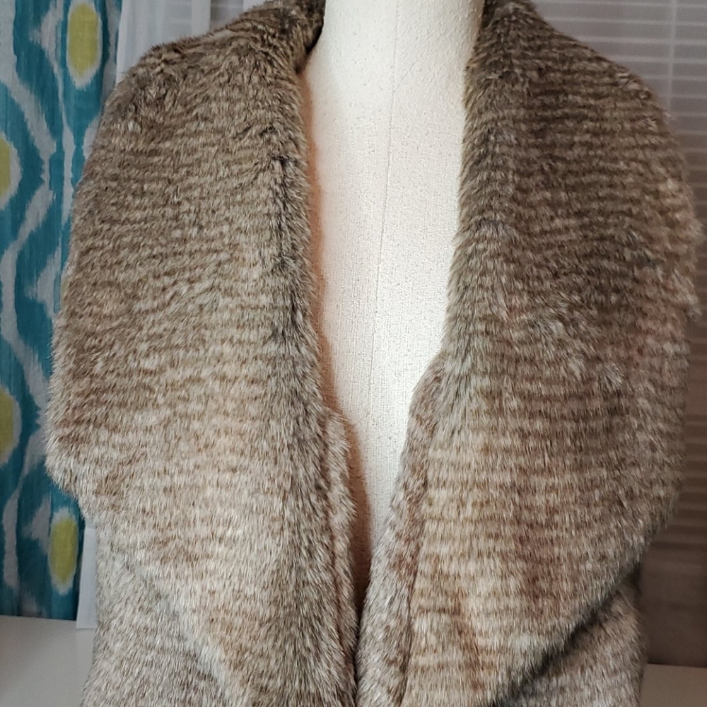 Maurices Faux Fur Vest - Picture 2 of 5